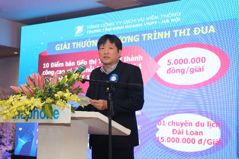 ông Nguyễn Tài Trung - PGĐ Trung tâm Kinh doanh VNPT Hà Nội phát động thi đua 
