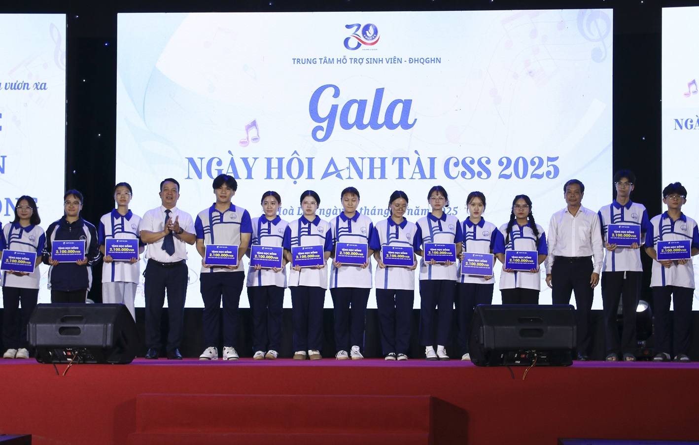 VNPT Hà Nội trao tặng 45 suất học bổng